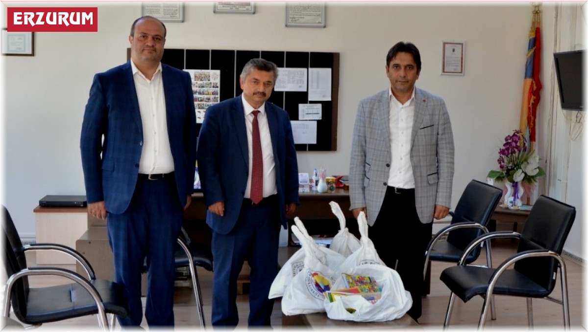 ETSO'dan ihtiyaçlı öğrencilere kırtasiye yardımı