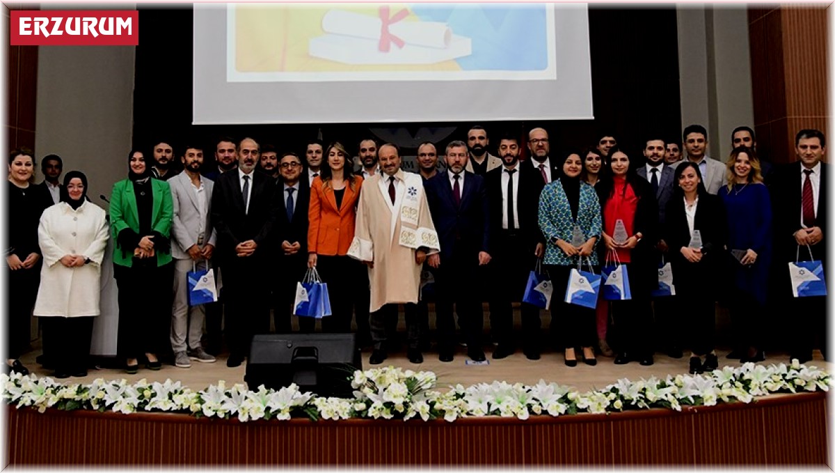 ETÜ'de başarılı akademisyenler ödüllendirildi