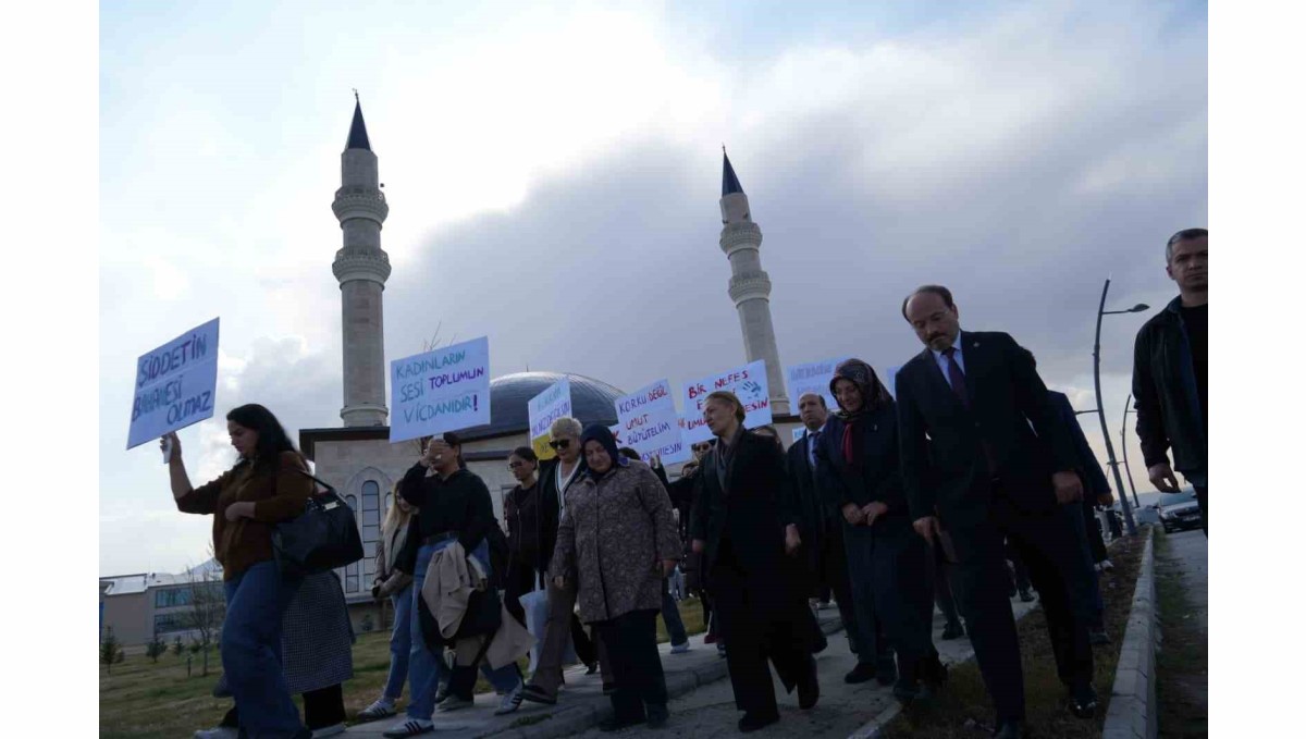 ETÜ'de, Kadına yönelik şiddete karşı farkındalık yürüyüşü