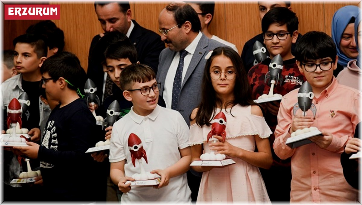 ETÜ'de Mucit Çocuklar İçin Ödül Töreni Düzenlendi