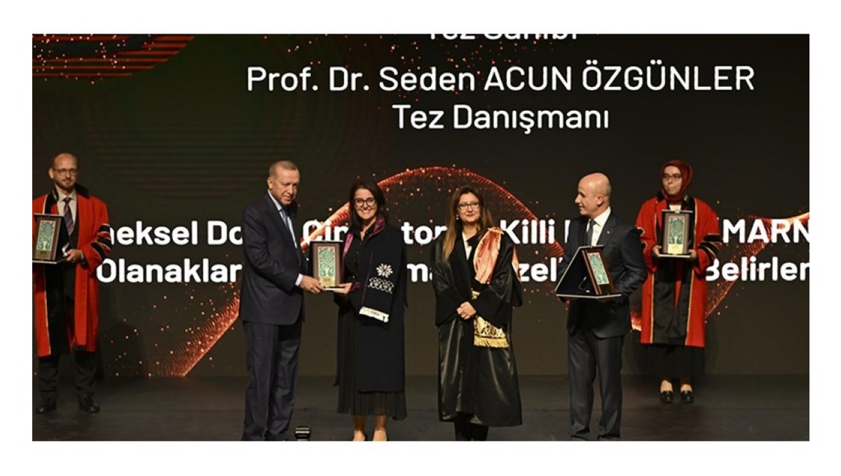 ETÜ'lü akademisyene Cumhurbaşkanı Erdoğan'dan üstün başarı ödülü