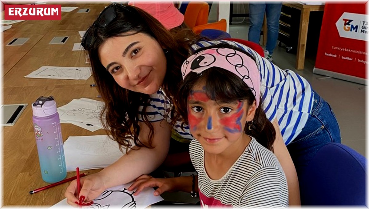 ETÜ'lü Gençler Deprem Bölgesindeki Çocuklarla Kucaklaştı