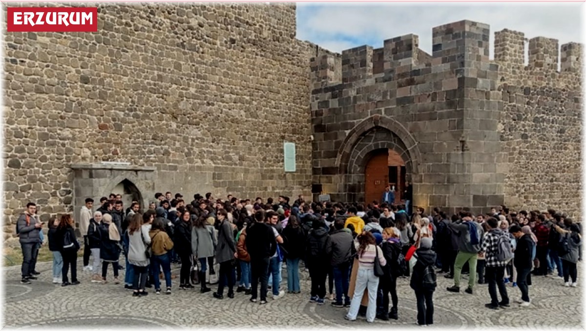 ETÜ'lü öğrenciler Erzurum'u gezdi