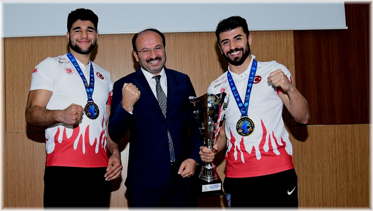 ETÜ Rektörü Prof. Dr. Çakmak başarılı sporcuları tebrik etti