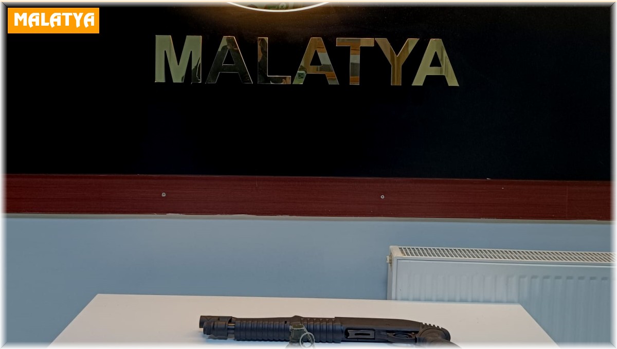 Ev aramasında el bombası bulundu