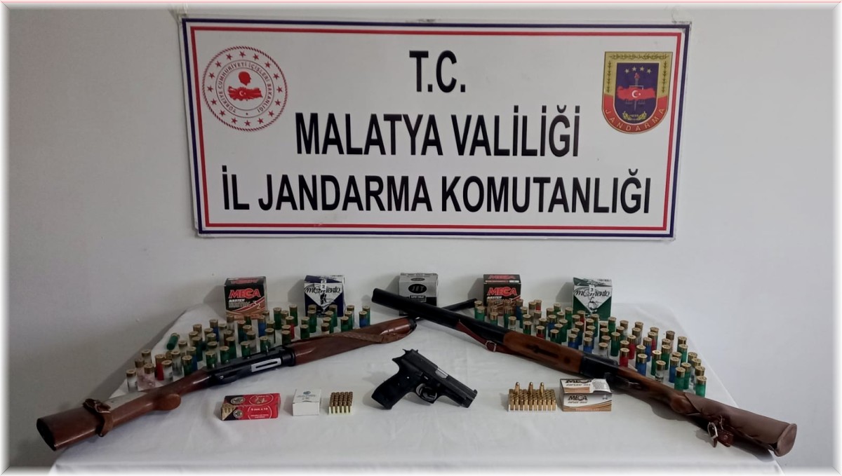 Evde silahlar ele geçirildi