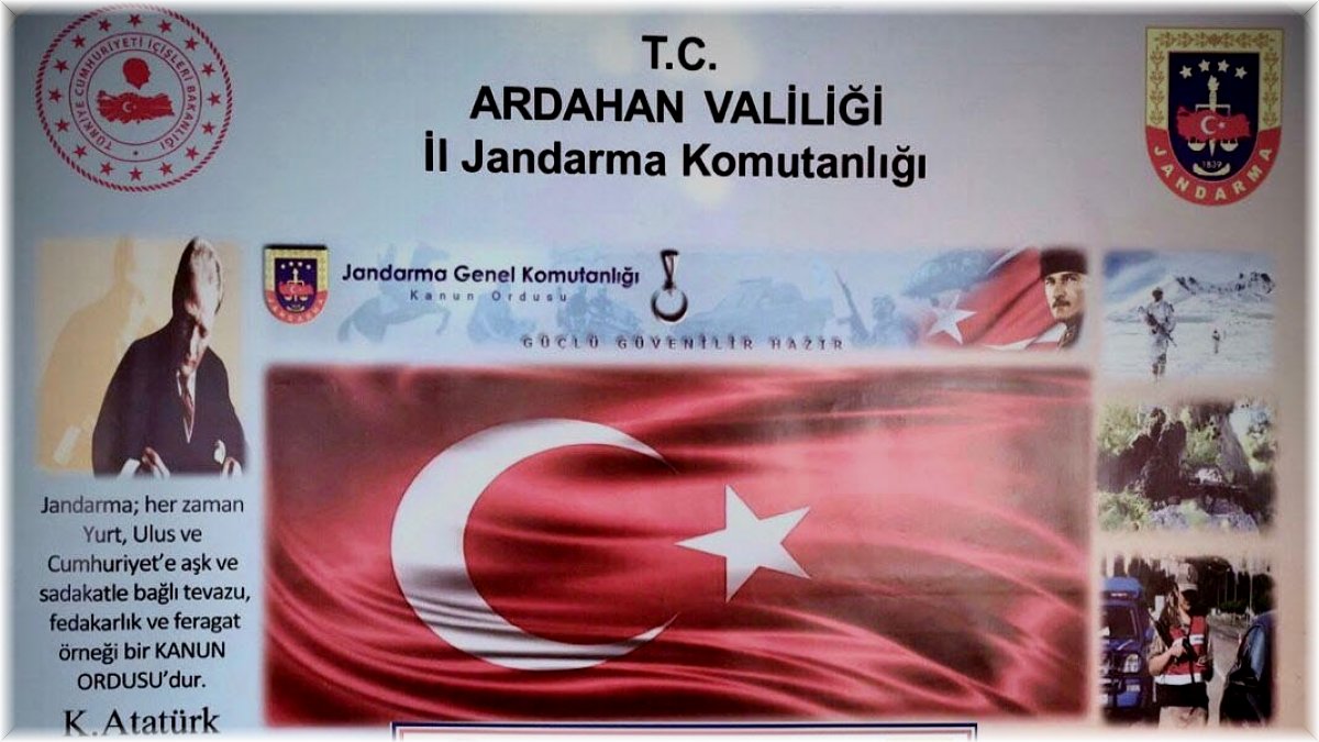 Evden silah ve tarihi eser fışkırdı