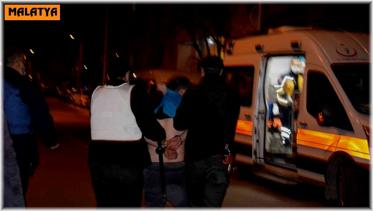 "Evi yakacağım" diyerek kendini odaya kilitleyen genç polisi alarma geçirdi