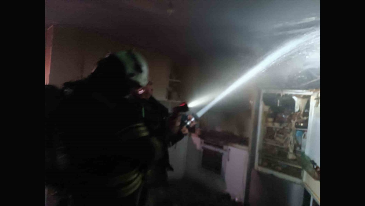 Evin mutfağı yangında kül oldu