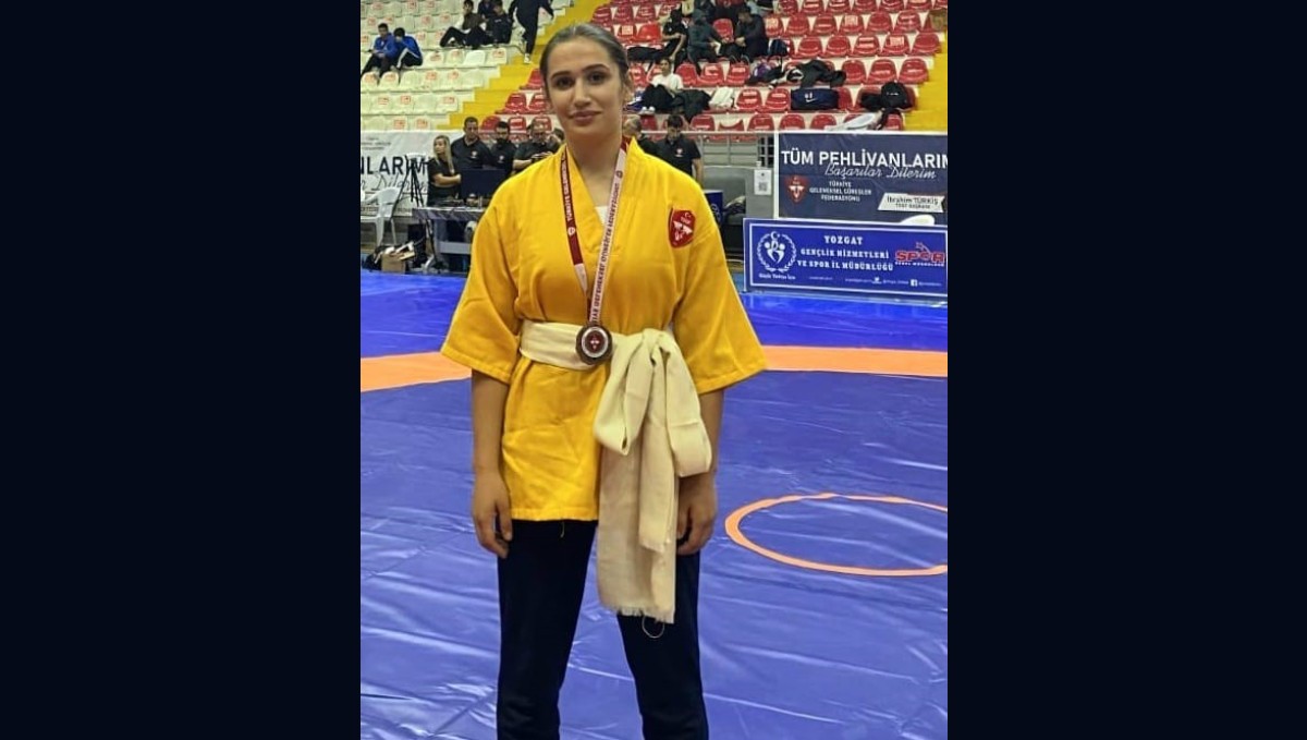 Evindar, güreşte Türkiye 3'üncüsü oldu