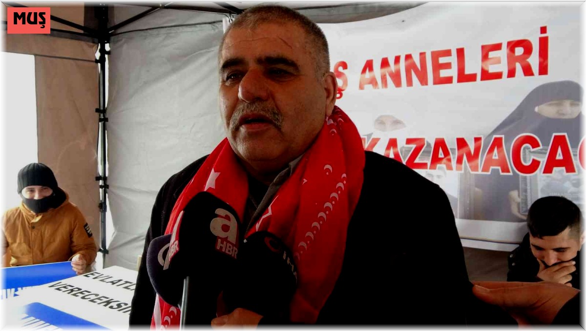 Evlat nöbeti tutan baba: "Gidip PKK ile ilişki yaşayıp, gelip Meclise milletvekilliği yapıyor"