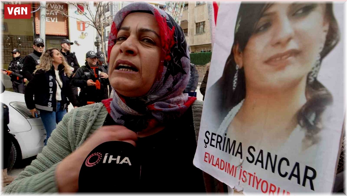 Evlat nöbetindeki anne: "Artık evlatlarımızı CHP'den de isteyeceğiz"