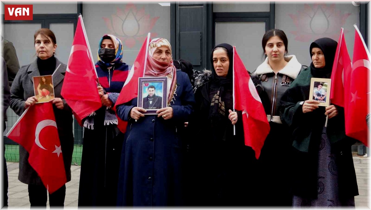 Evlat nöbetindeki anne: "Çocuklarımızı kaybettiğimiz HDP kapısında istiyoruz"