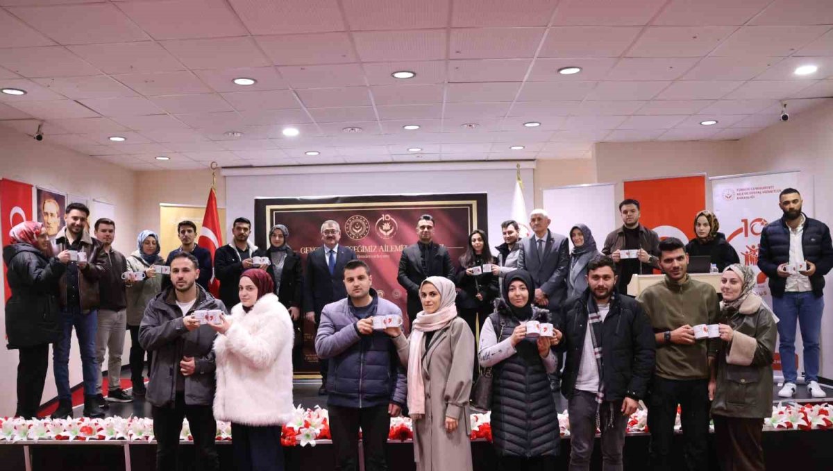 Evlenirken devletten destek gören gençler bir araya geldi