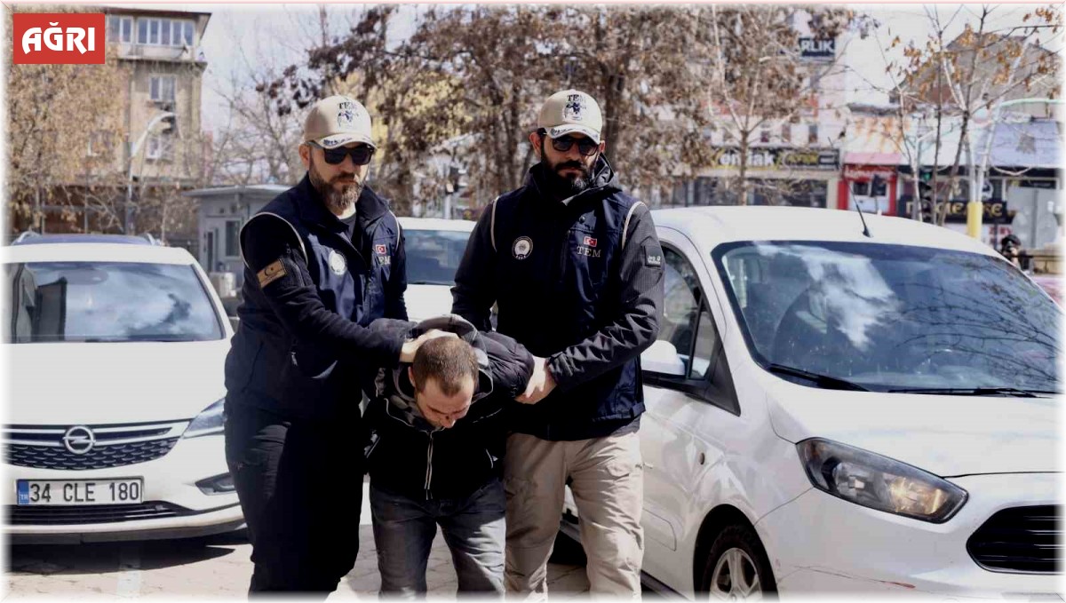 Eylem yapmak üzere Türkiye'ye gelen ve yakalanan terörist adliyeye sevk edildi