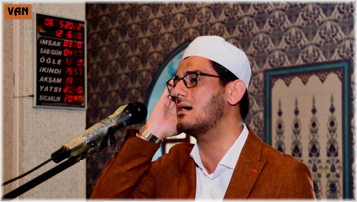 Ezan okumada dünya birincisi Kara, Vanlıları mest etti