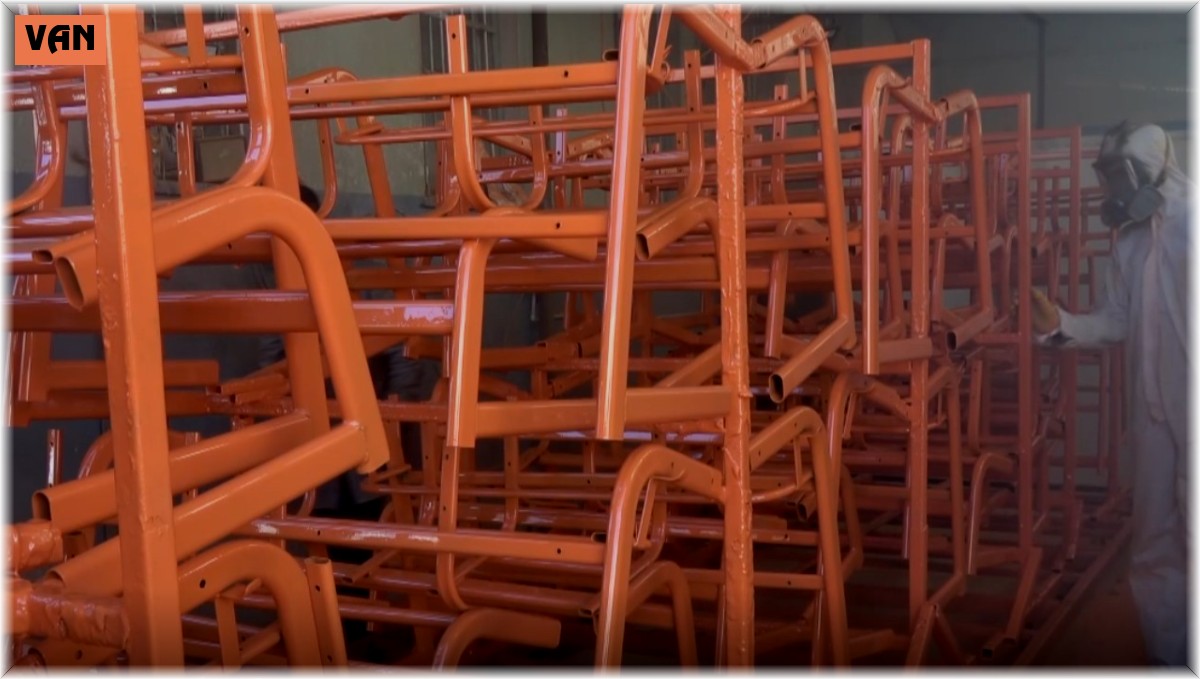 Fabrika gibi çalışan okulun cirosu 3,7 milyon liraya ulaştı