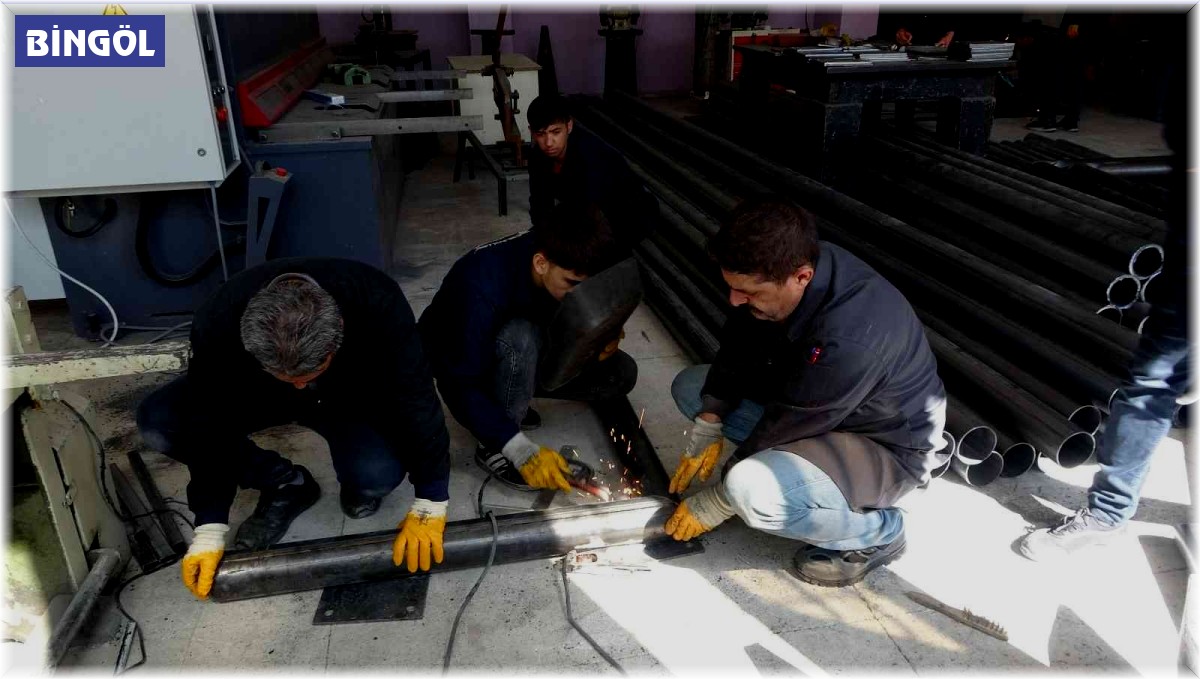 Fabrika gibi lise: 77 okulun spor malzemeleri bu okulda yapılıyor