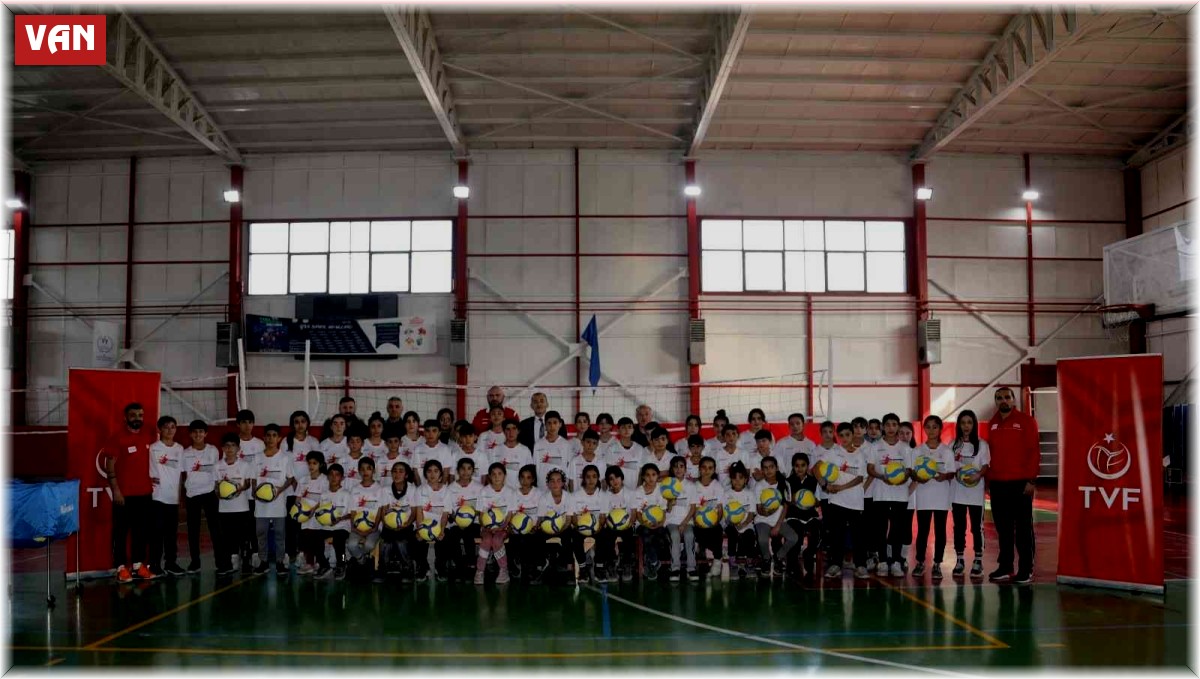 Fabrika Voleybol yeni okulunu Van'da açtı