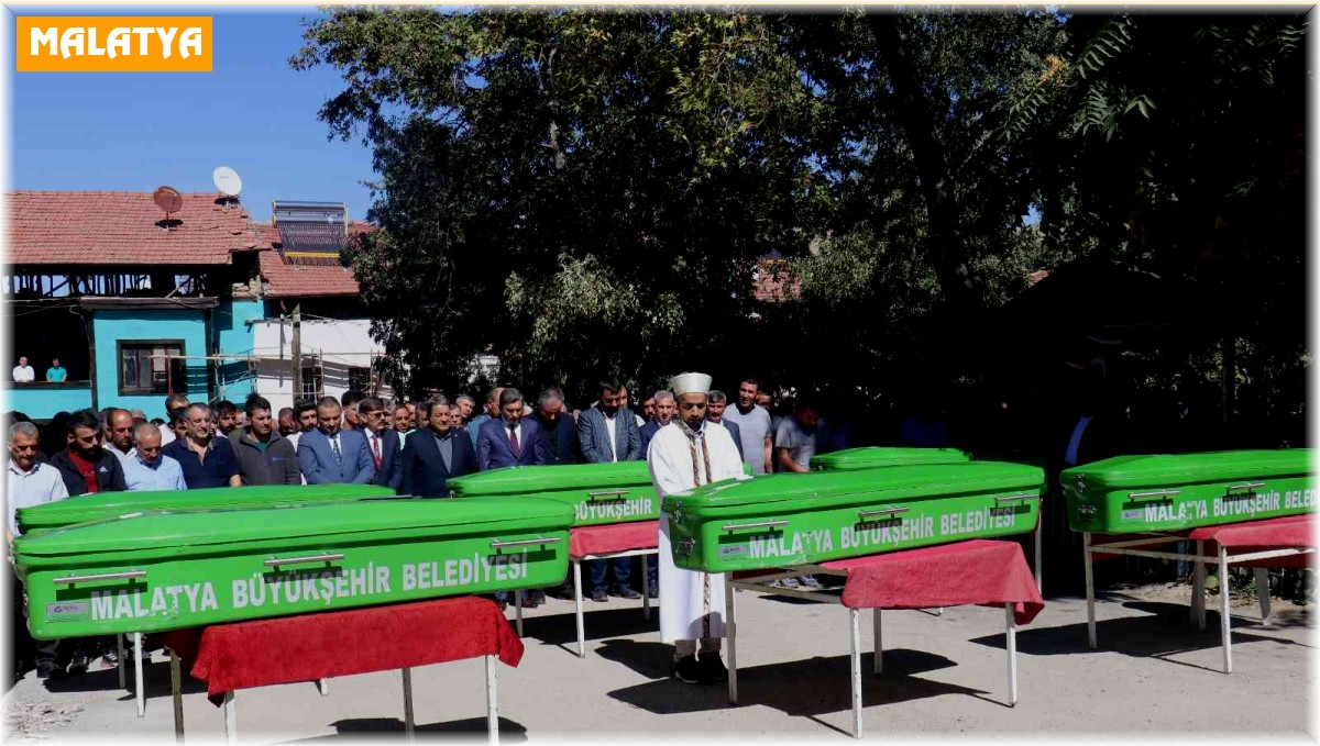 Feci kazada ölen 6 kişilik aile defnedildi