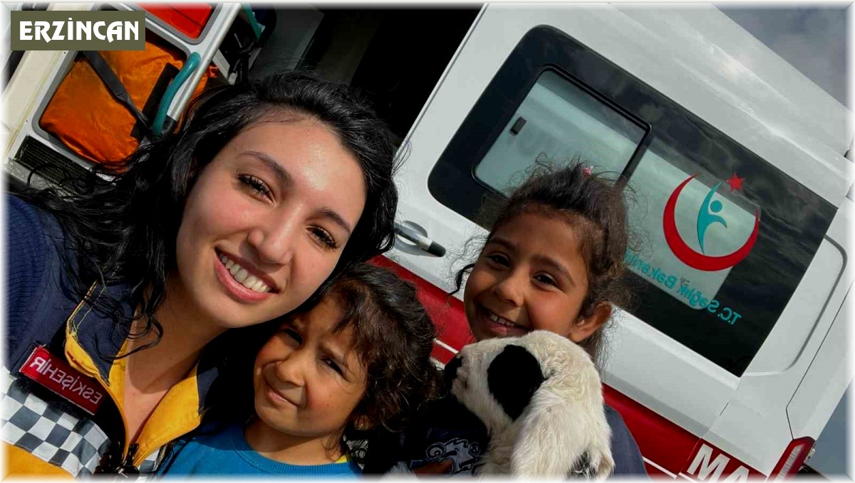 Fedakâr sağlık çalışanları, depremzede çocukları bir an olsun yalnız bırakmıyor