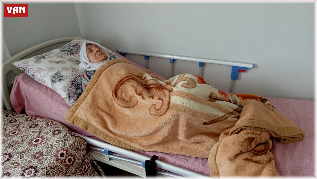 Felçli kadın hasta yatağına kavuştu