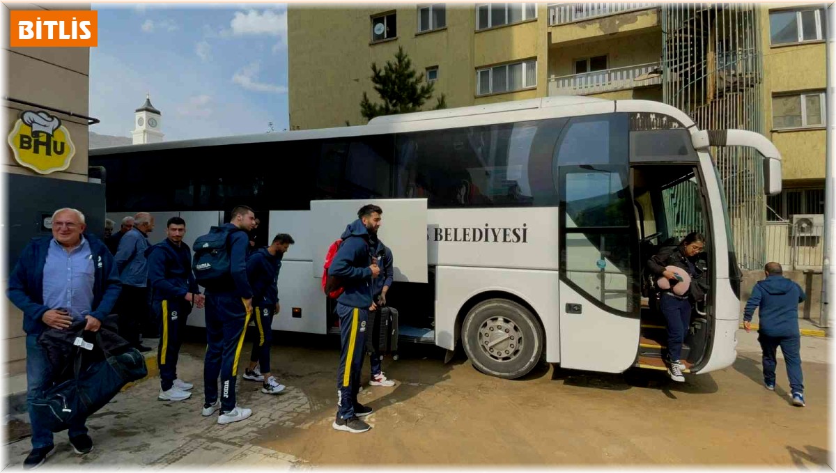 Fenerbahçe HDI Sigorta Erkek Voleybol kafilesine davul zurnalı karşılama