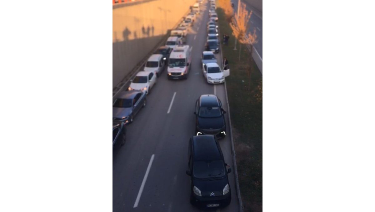 Fermuar sistemiyle ambulansa yol açtılar