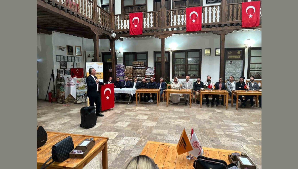 Fethi Gemuhluoğlu memleketi Arapgir'de anıldı