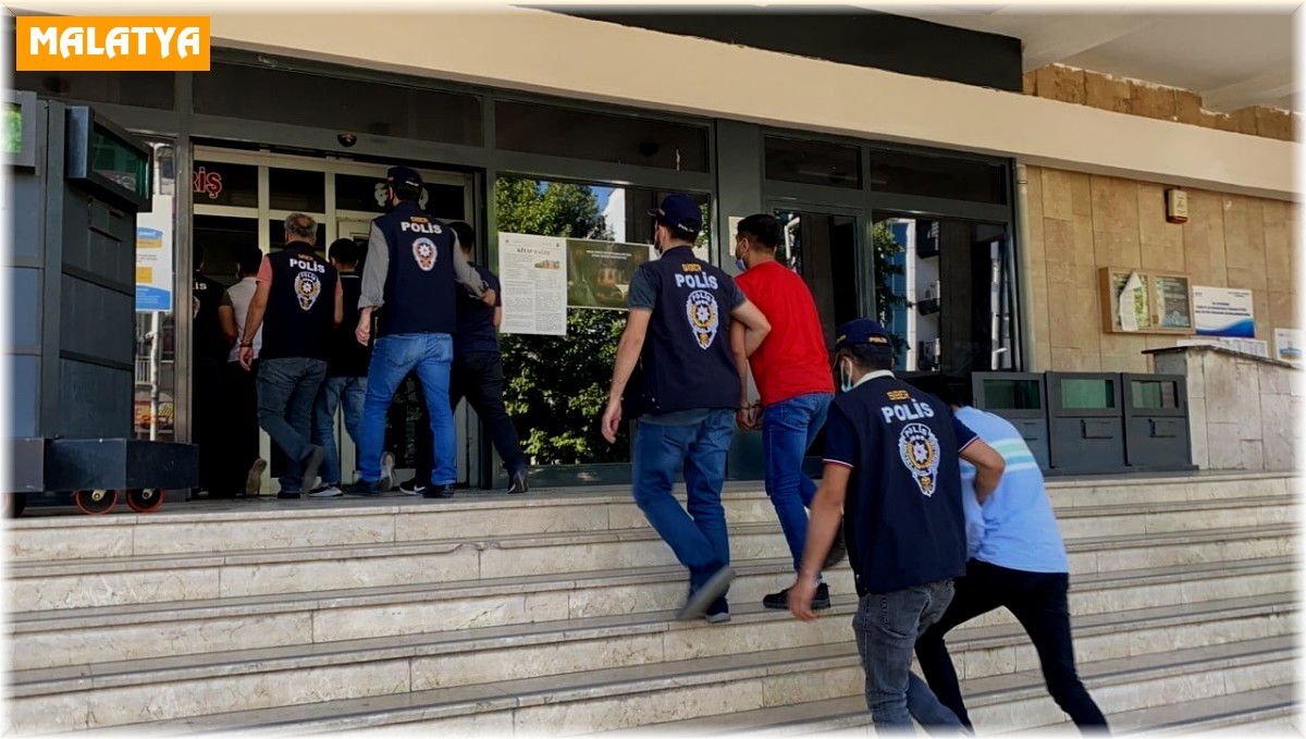 FETÖ operasyonunda 19 gözaltı