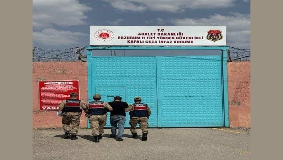 FETÖ/PDY üyesi samanlıkta yakalandı