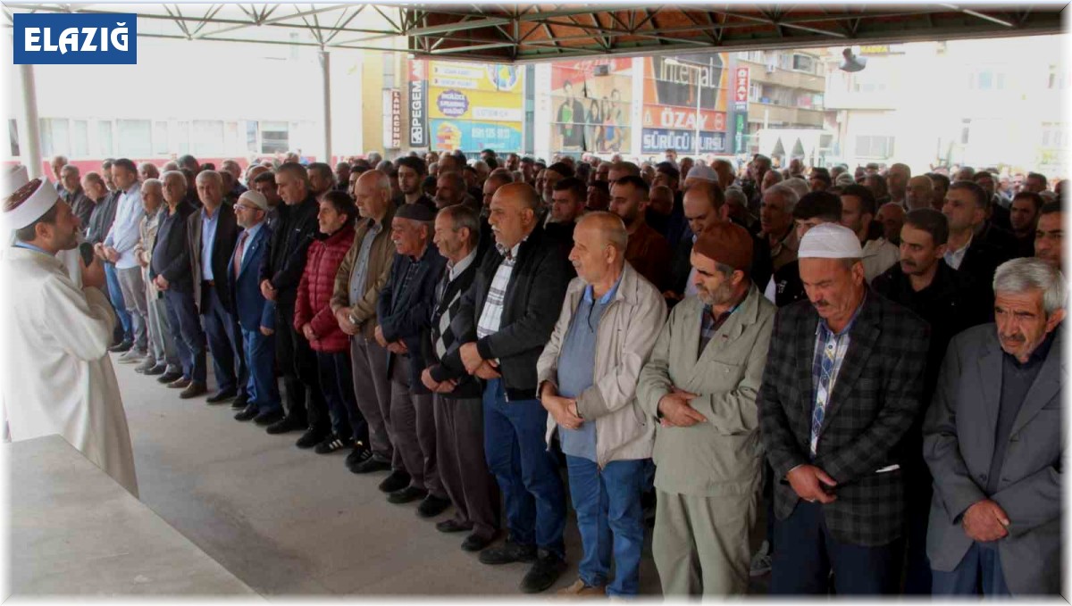 Filistin'de hayatını kaybedenler için gıyabi cenaze namazı kılındı