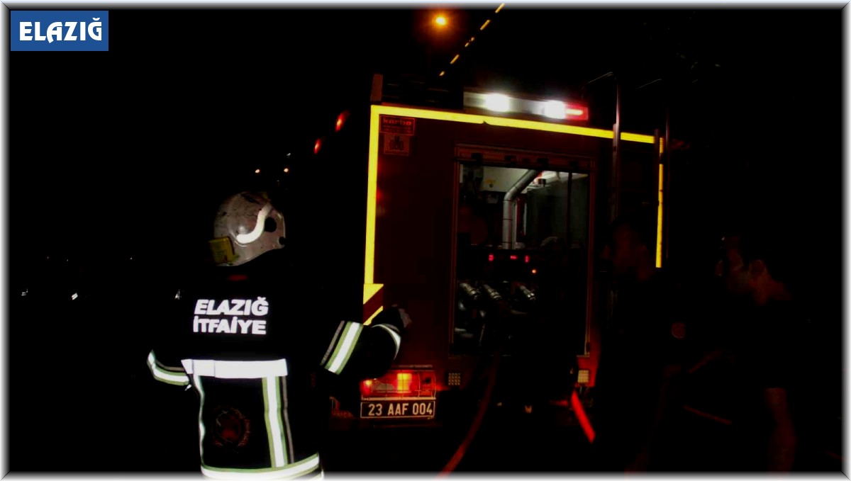 Film izler gibi yangını izlediler