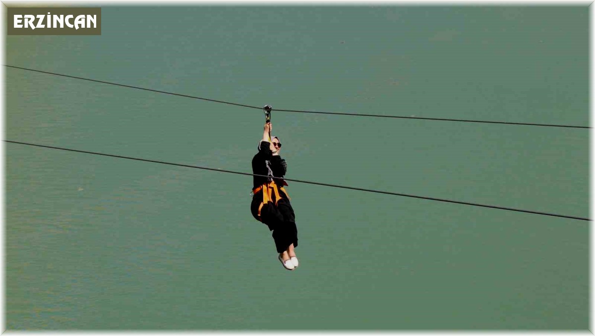 Fırat Nehri'nin muhteşem manzarası eşliğinde yapılan zipline ve tekne turu turistlerin vazgeçilmezi