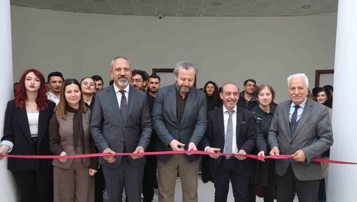 Fırat Üniversitesi'nde 6 Şubat depremi, sergi ve konferansla ele alındı