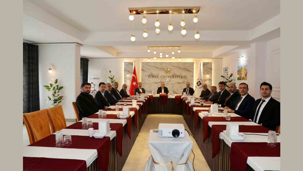Fırat Üniversitesi paydaşları ile bir araya geldi