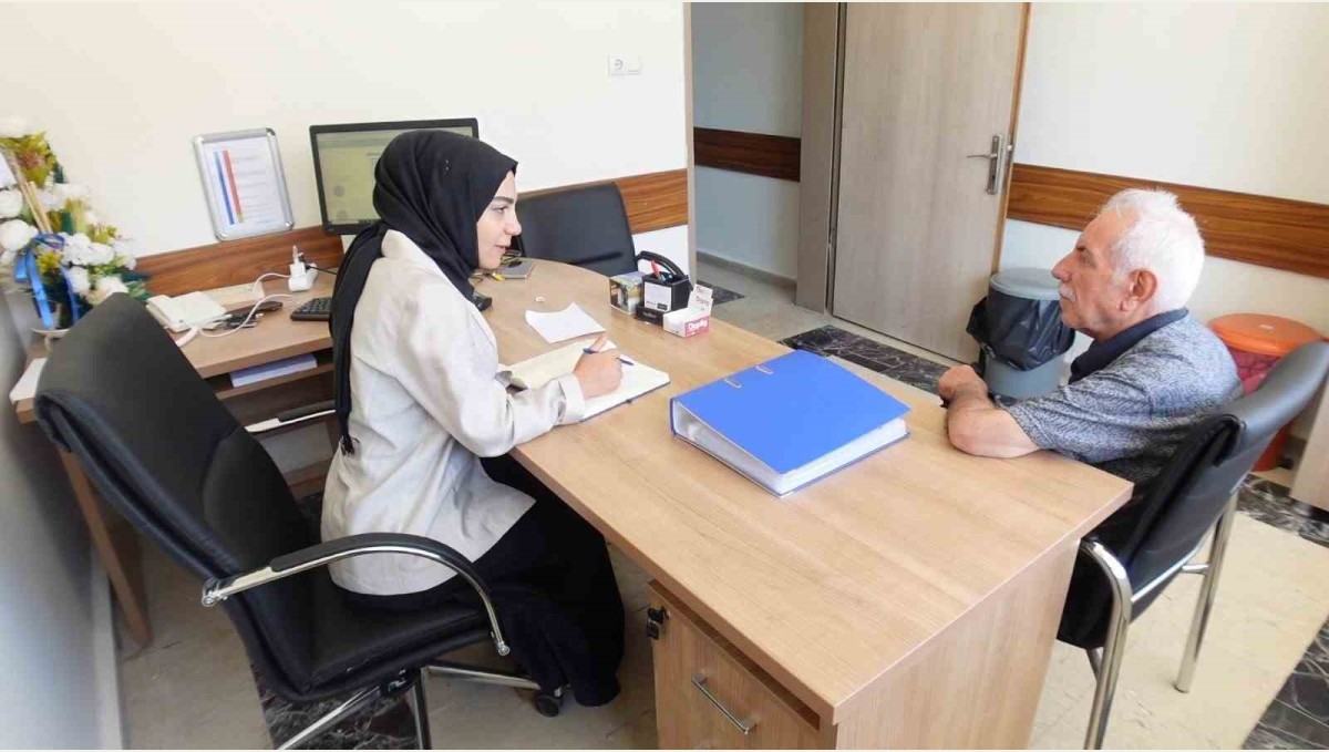 Fırat Üniversitesi Tıp Fakültesi'nden Dr. Tuncer: "Vatandaşlarımıza sigarayı bırakma sürecinde destek oluyoruz"