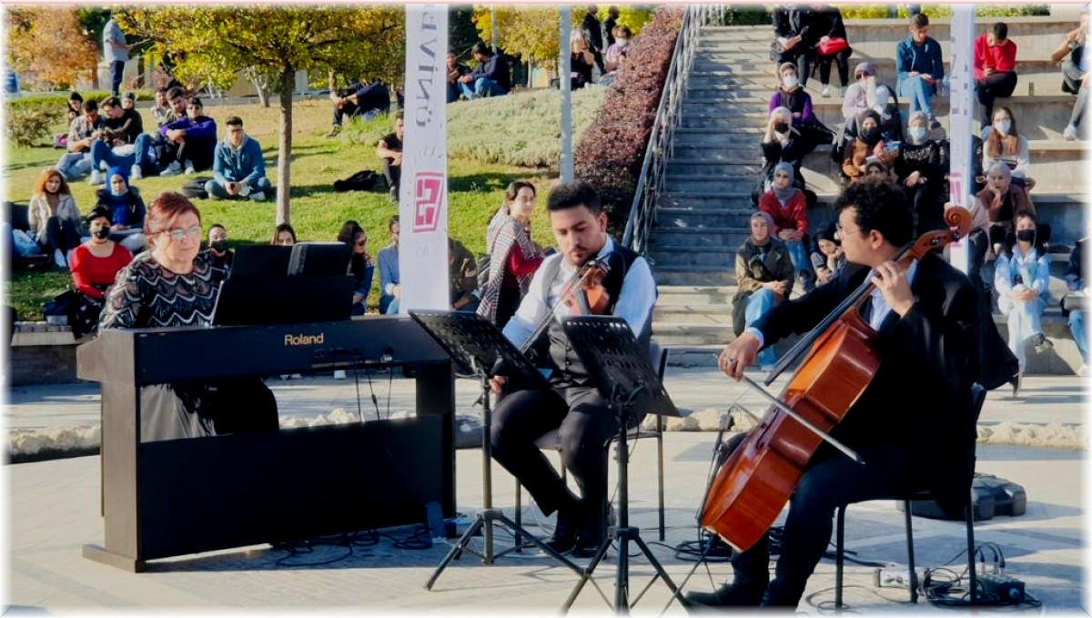 Fırat Üniversitesinde piyano resitali gerçekleştirildi