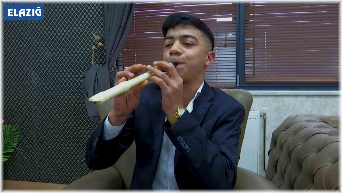 Flütü klarnete çeviren Emirhan, yeteneğiyle göz dolduruyor