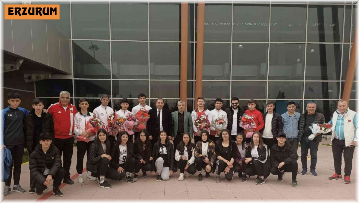 Fransa fatihleri çiçeklerle karşılandı