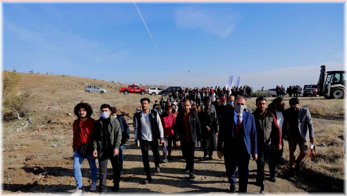 FÜ'de 23 bin fidan toprakla buluşturuldu