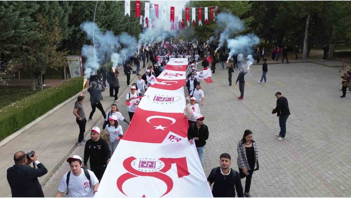 FÜ'de 50. yıl yürüyüşü coşkuyla gerçekleşti