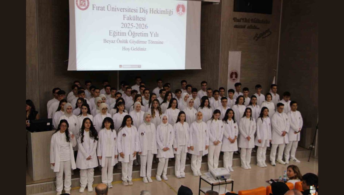 FÜ'de beyaz önlük giyme töreni düzenlendi