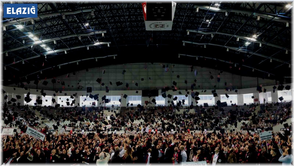 FÜ'de binlerce öğrenci mezun oldu