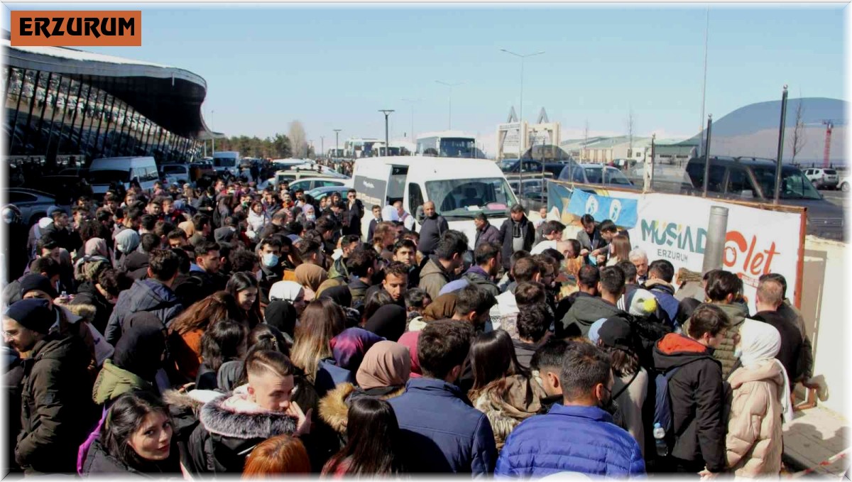 Fuarda Oltu Cağ Kebabı kuyruğu