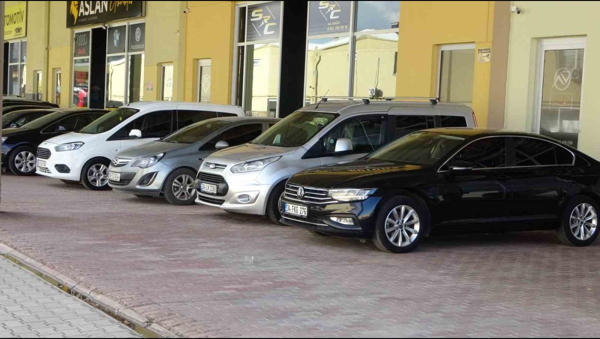 Galerici esnafı, araç almak isteyenler için şimdi tam zamanı