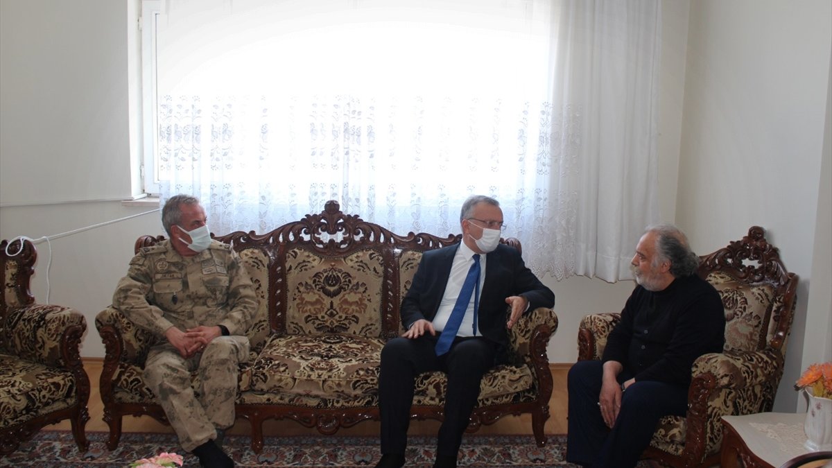 Gara şehidinin diploması ailesine verildi