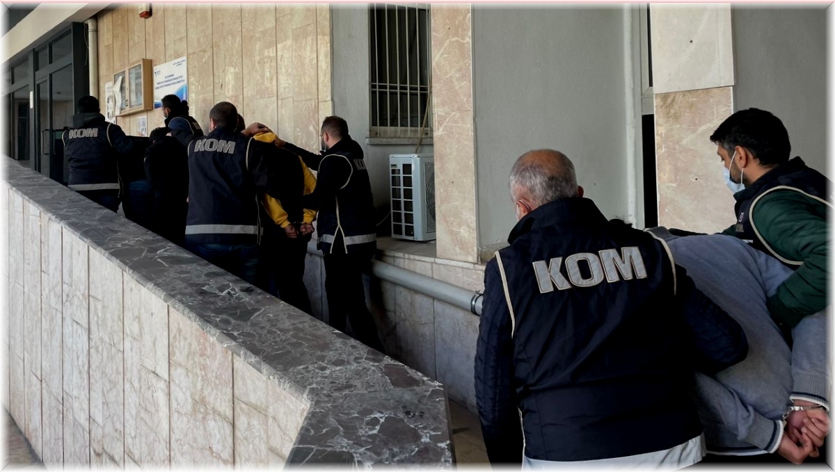 Gasp ve tehditten 2 tutuklama