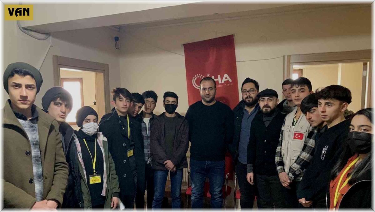 Gazetecilik bölümü öğrencilerinden İHA'ya ziyaret