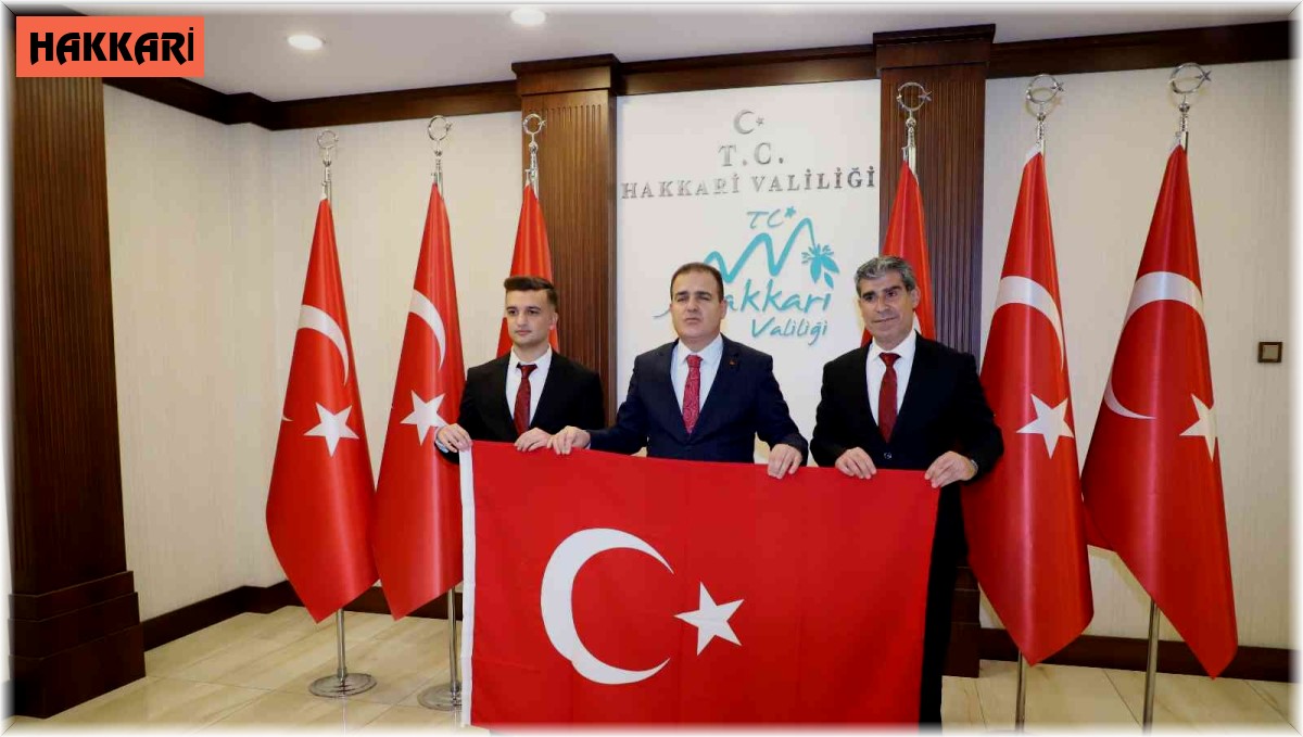 Gaziantep'ten Hakkari'ye toprak ve bayrak